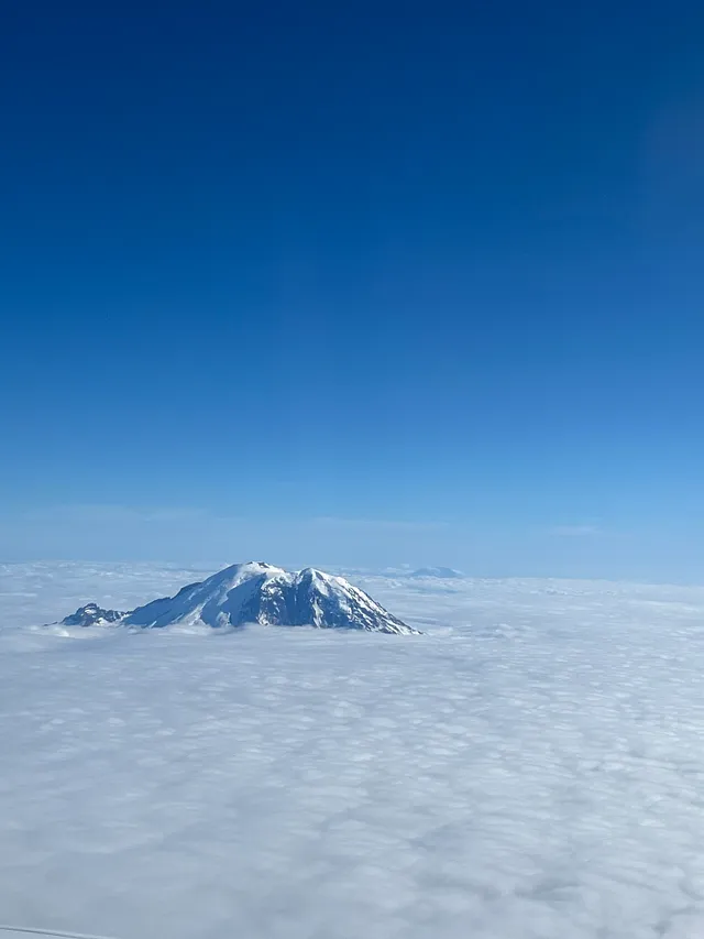 Monte Rainier da un aereo; Fonte: Io