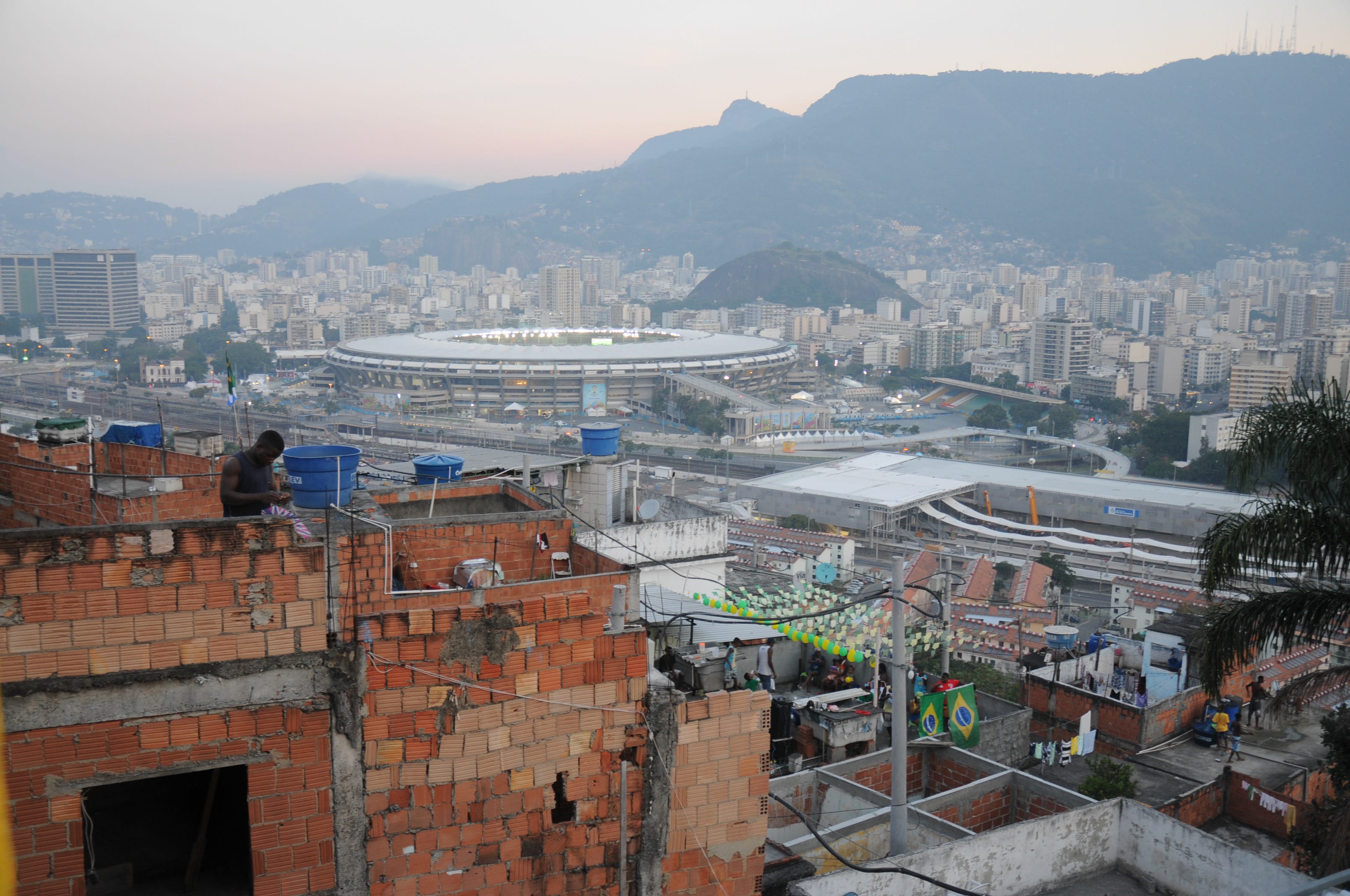 Estação Maracanã vazia em dia de jogo?