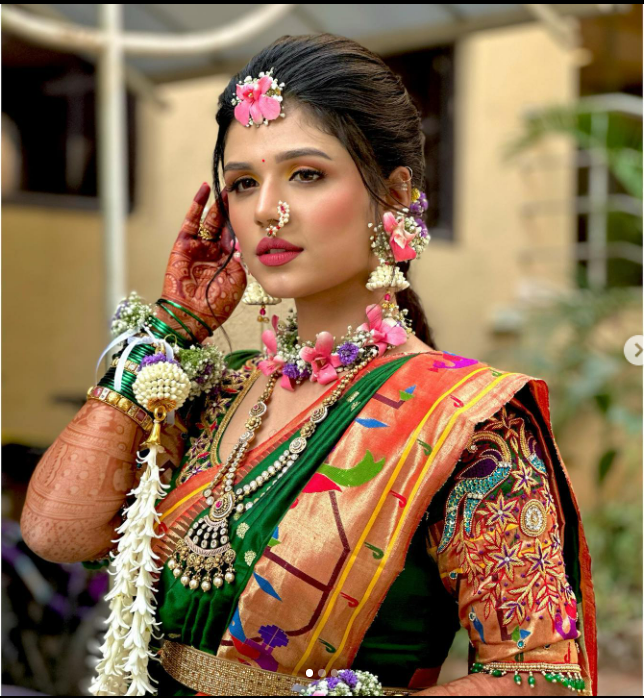 How to pick the suitable pathani sarees in Mumbai? - Varshameena - Medium