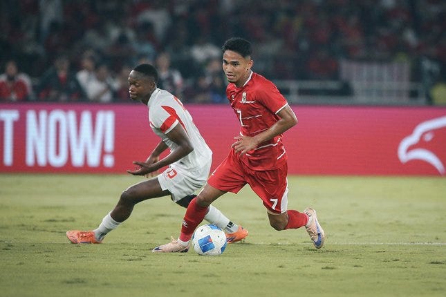 Aksi Marselino Ferdinan di laga uji coba internasional Timnas Indonesia vs Mozambik, 9 Juni 2026 © Bola/Abdul Aziz
