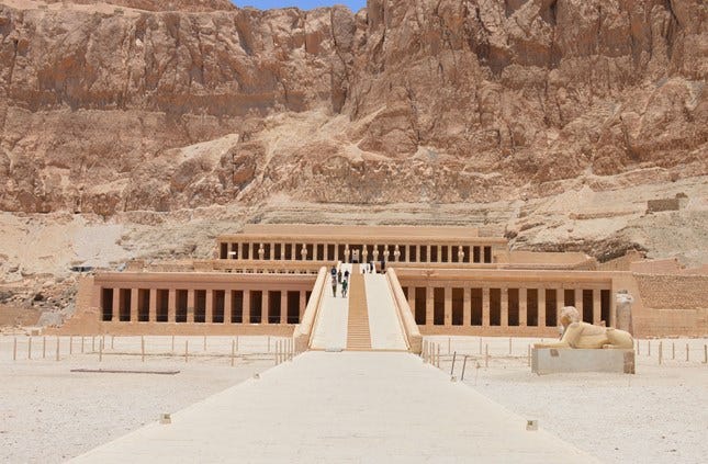 Kraliçe Hatşepsut’un Anıt Mezarı (Kaynak: https://egymonuments.gov.eg/)