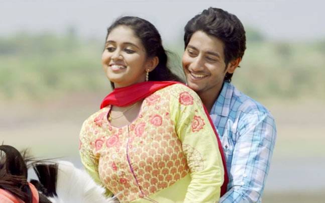 Actress Rinku Rajguru as ‘Archi’ and Actor Akash Thosar as ‘Parshya’ from Marathi Film Sairaat (2016)