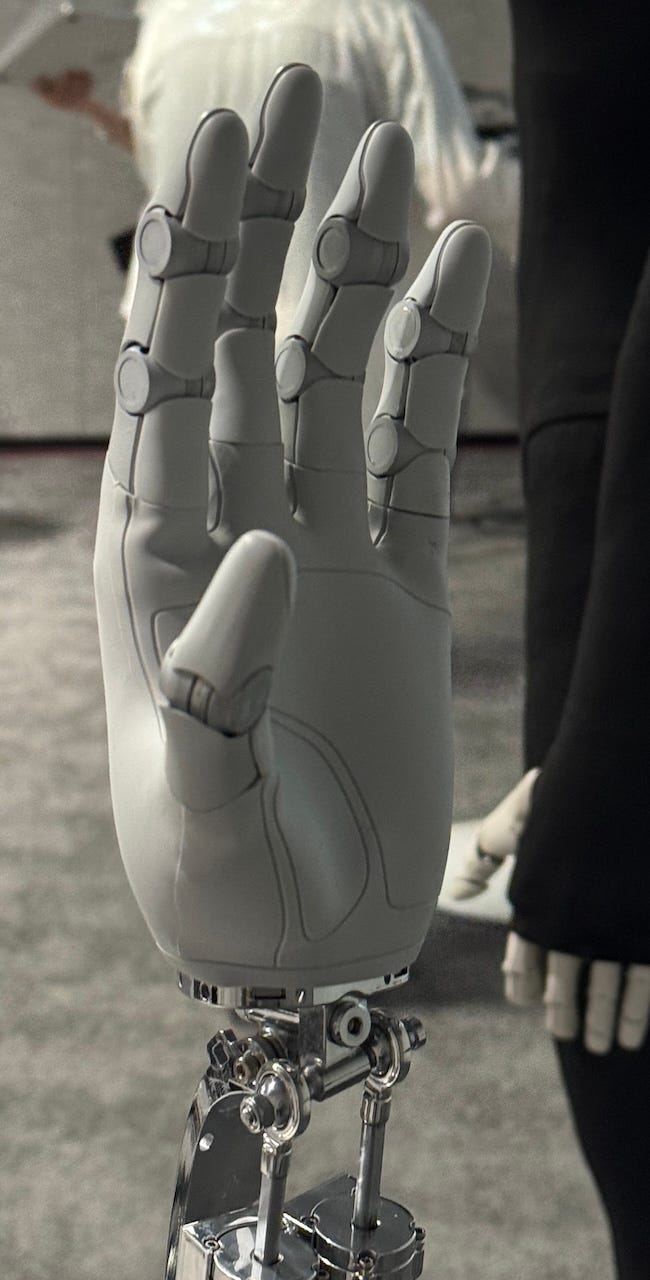 A close-up of the hand joints of the IRON generation 2. // Source: Nicolas Declunder