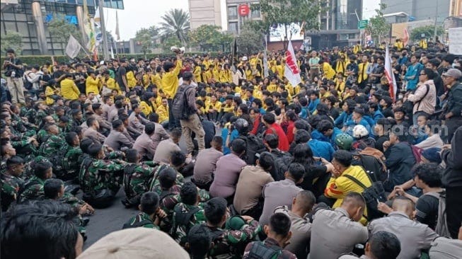 TNI, Rakyat, dan Negara: Membaca Kebijakan Militer Indonesia dari Kacamata Fiqih Siyasah Ahlus…