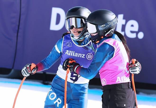 씨유티비스포츠: Hester Poole Begins Her Inspiring Redemption Arc at the Winter Paralympics ⛷️
