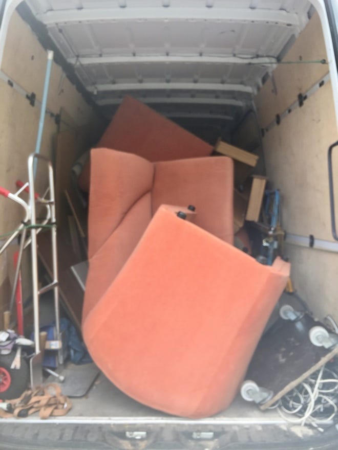 Sofa in der Hauptstadt jetzt. by Haushaltsauflösung Berlin