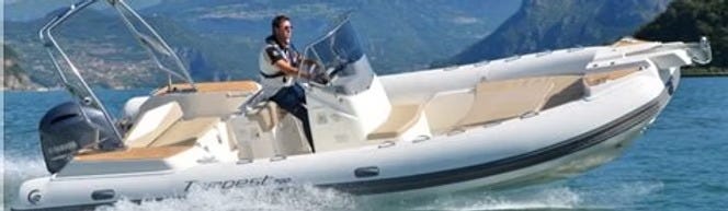 Bateaux à Vendre et Location de Bateau à Saint-Tropez avec Saint-Tropez Yacht Charter
