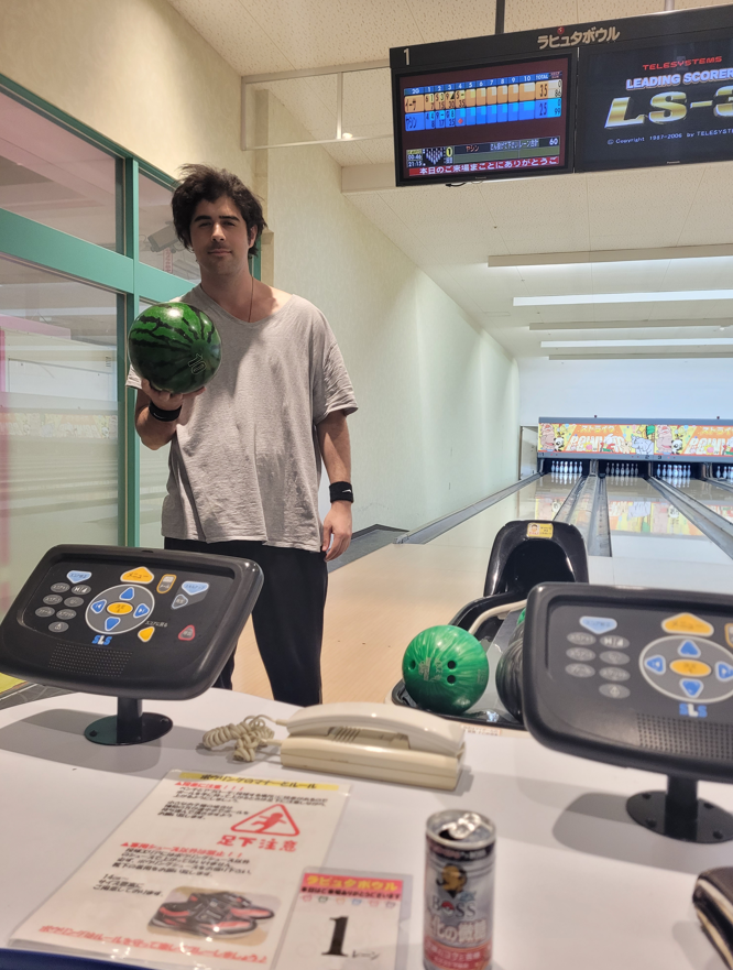 Bowling in Japan — visiting Lapyuta Bowl in Uji, Kyoto