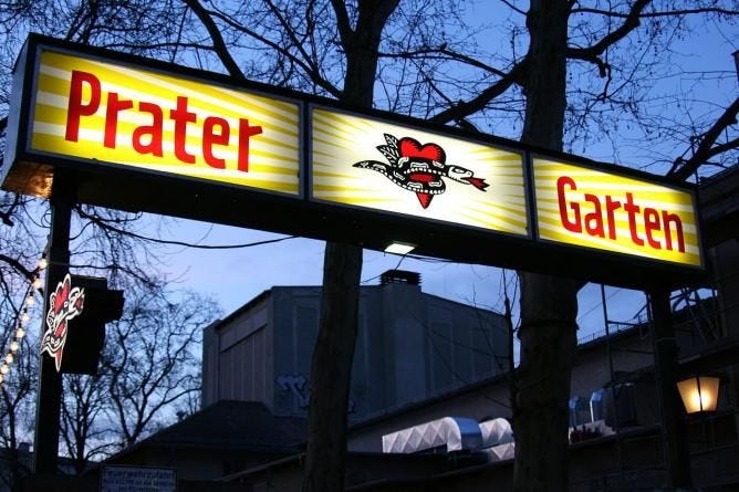 Kastanienallee and Curation