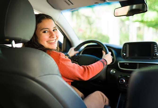How to Choose the Right Driving School in Blackburn for Long-Term Driving Success