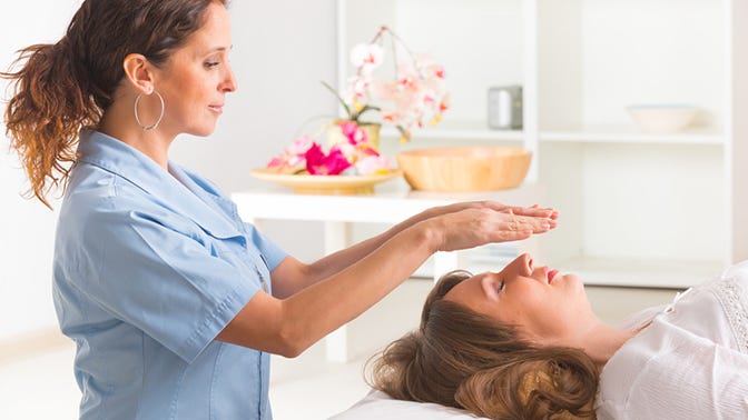 How Energy Healing Can Support Relaxation and Balance