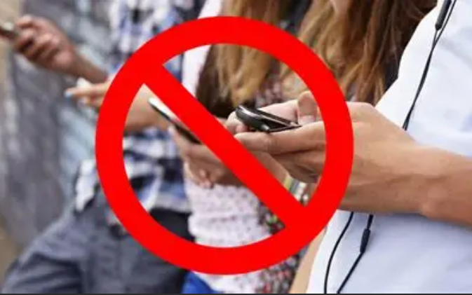 iPhone sequestrati in classe giusto o sbagliato?