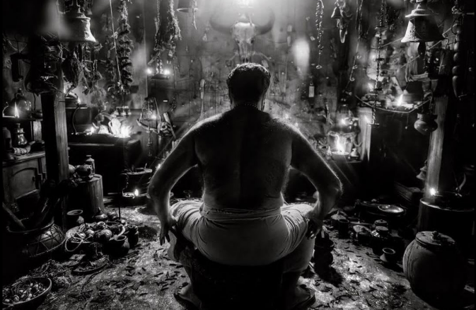 Bramayugam | Monochrome Cinematography | Image Source: IMDB