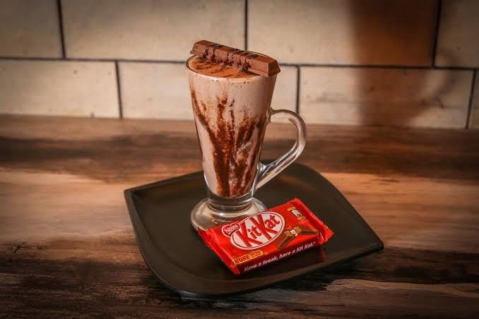 White kit kat chocolate milkshake picture