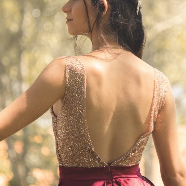 What Are Some Beautiful Bras to Wear under Your Backless Outfits