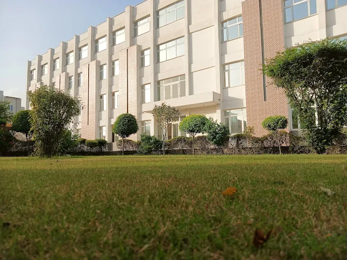 Best Colleges for B Pharmacy in AKTU with Modern Labs