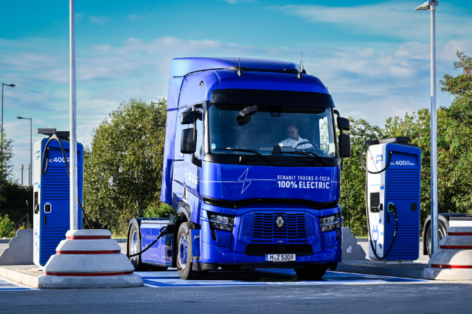 Le camion électrique ne commence pas avec la batterie