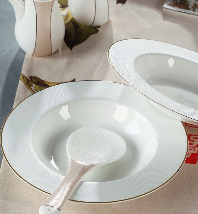 The difference between bone china and ceramics by Sanzo Medium