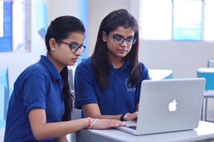 How an Industry-Oriented Curriculum Prepares MBA and PGDM Students for Real-World Success