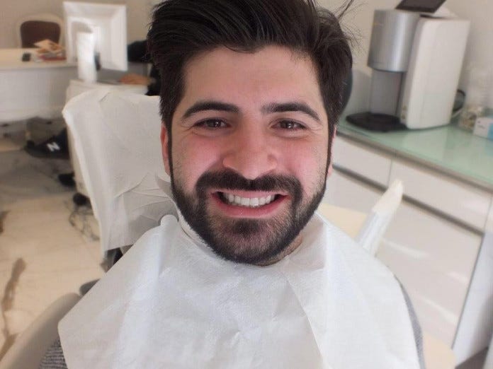30 yaşında yeniden gülümsedi. 30 yaşında ağzında dişleri olmayan… | by  Tanfer Health & Aesthetic | Medium