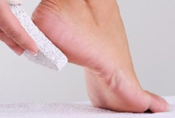 Should you use a pumice stone before moisturizing your feet?