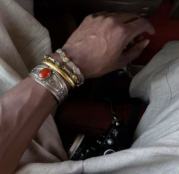 History of men’s jewelry from ancient gold ornaments to modern luxury men’s jewelry trends
