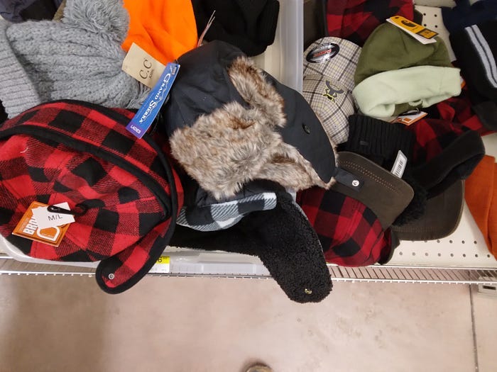 Which hat did Lucy pick for Smillew?