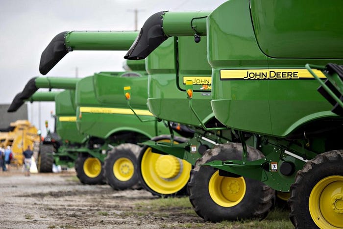 The Historical Evolution of John Deere’s Iconic Logo