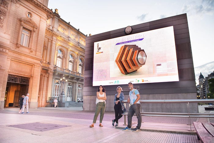 Premio B·Arte en el Teatro Colón, Buenos Aires, en 2022.