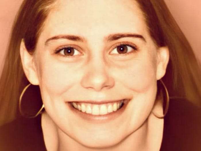 Woman Melted Into The Couch For 12 Years — Tragic Case of Lacey(06)
