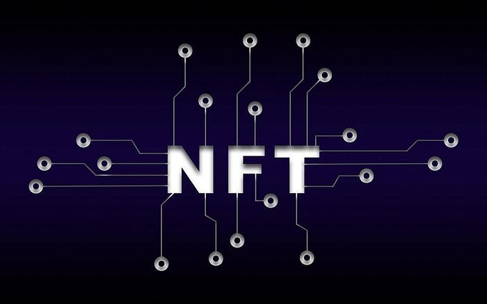 Imagen con fondo púrpura-negro degradado con la palabra NFT.