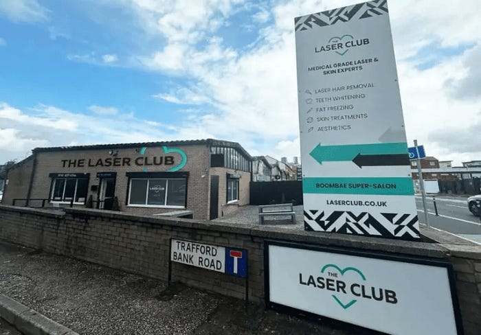 Teeth Whitening Manchester: Professional vs At-Home Whitening