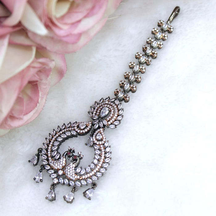 jewellery by nikitha maang tikka