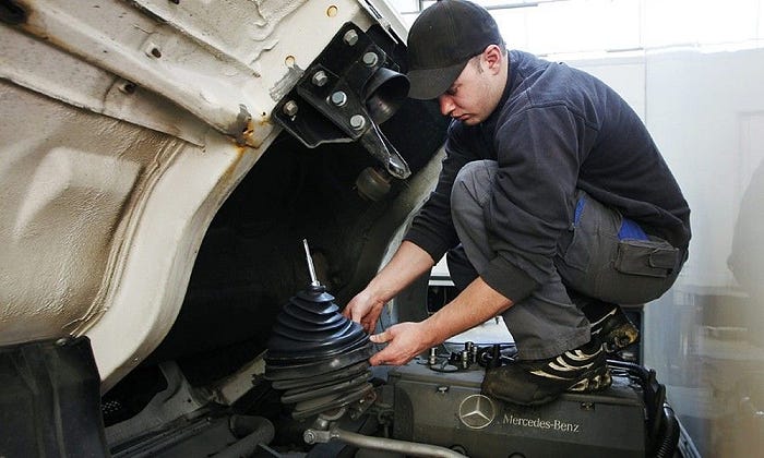 Make the Right Choice for Your Car’s Health — ServiceMyCar