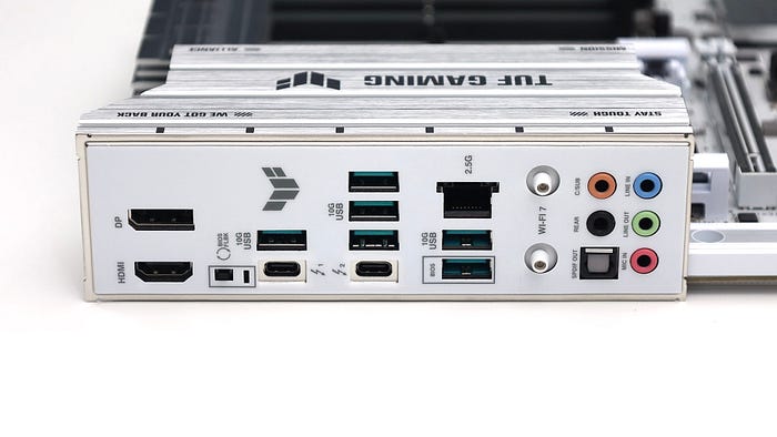 萬元出頭的銀白主機板 ASUS TUF GAMING Z890-PRO WIFI