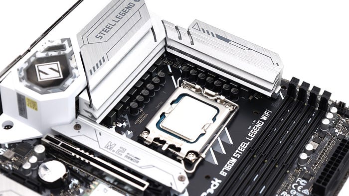 太熱了！在家吹冷氣組電腦。平價 i5–12400，mATX 文書桌機組裝實紀