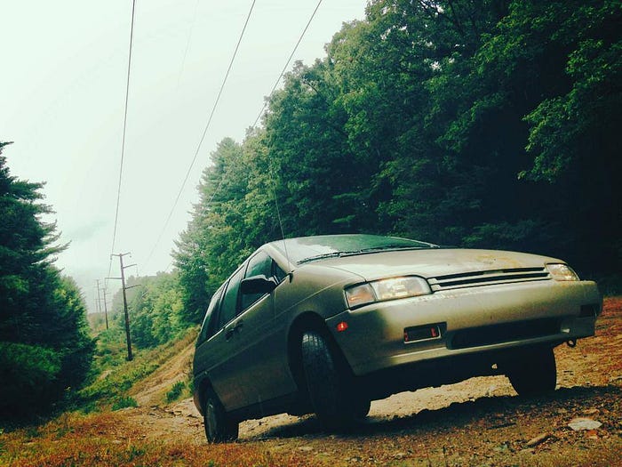 Why the Nissan Axxess Is the Most Difficult Minivan to Understand