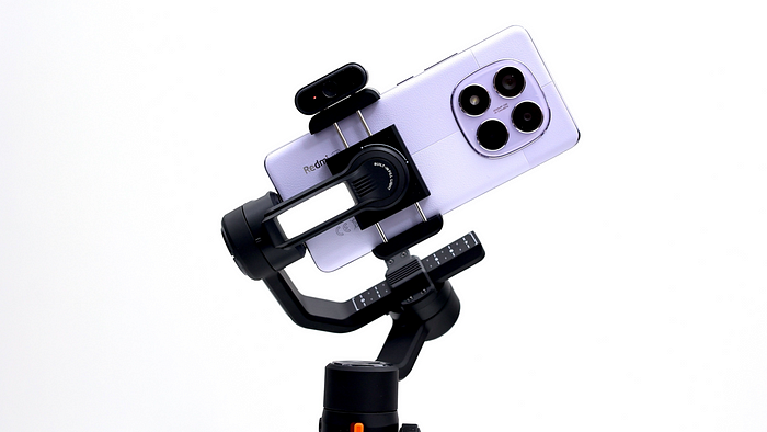 裝上智慧追蹤後，拍攝更便利 Zhiyun Smooth 5S AI