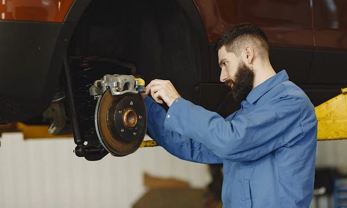 Step-by-Step Guide to Replacing Brake Pads - ServiceMyCar