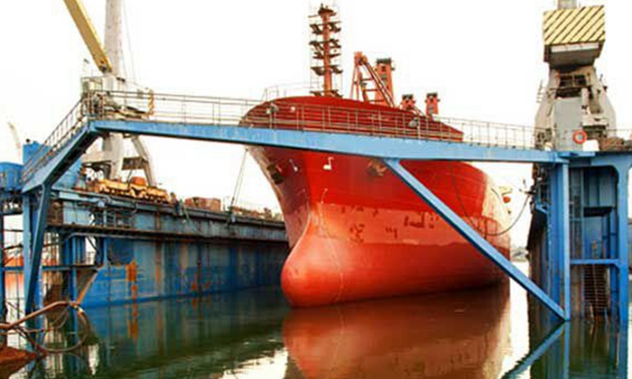 Shipyard Dry Dock Services in India | Rock and Reef