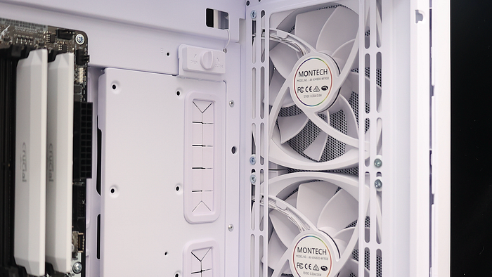 散熱進化 Montech SKY TWO GX 前置預裝三顆 散熱進化 Montech SKY TWO GX 前置預裝三顆
