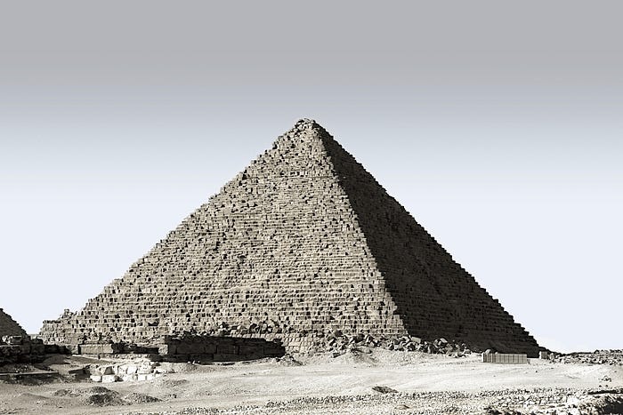 An image of the Egyptian pyramid