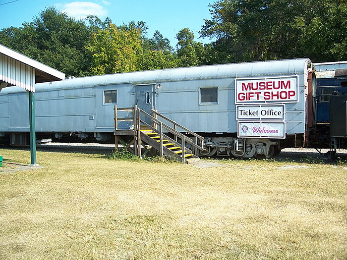 File: Parrish FL Florida Railroad Museum01.jpg, Author Ebyabe, this file is licensed under the Creative Commons Attribution-Share Alike 3.0 Unported license. CC BY-SA 3.0 Deed | Attribution-Share Alike 3.0 Unported | Creative Commons File: Parrish FL Florida Railroad Museum01.jpg — Wikimedia Commons