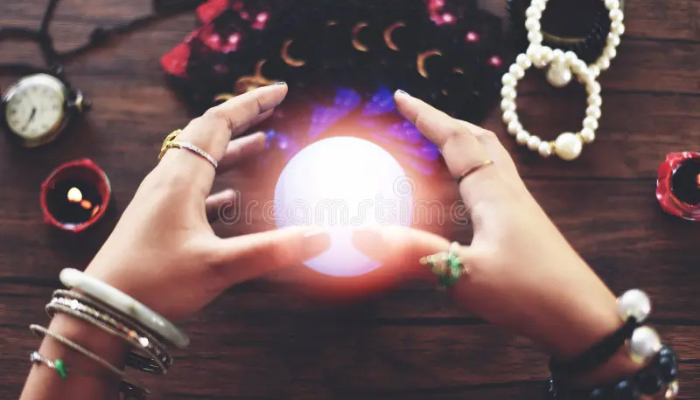 Clairvoyant Psychic Reading: What a Clairvoyant Can See About Your Past, Present & Future