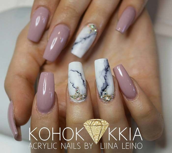 Acrylic nails outlet with marble design