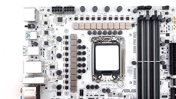 萬元出頭的銀白主機板 ASUS TUF GAMING Z890-PRO WIFI