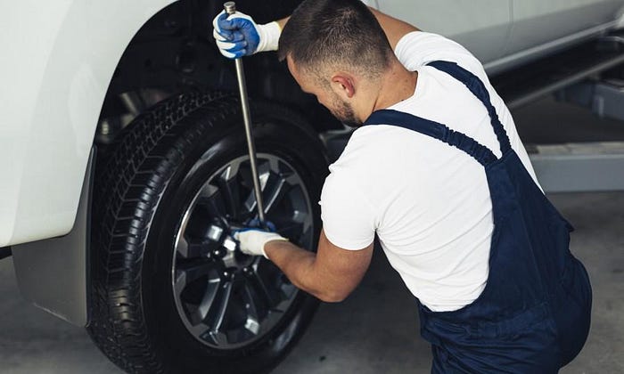 Tyre Change Dubai Cost — ServiceMyCar