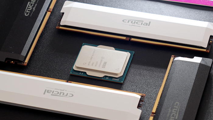 用時序換時脈 Crucial DDR5 Pro 6400 OC Gaming Memory 價格有俗！搭配 Core Ultra 9 285K，四條插滿 DDR5 6800
