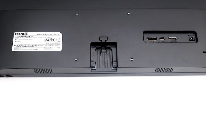 terra 2427W V2,二代升級 USB-C 與 10 terra 2427W V2,二代升級 USB-C 與 10