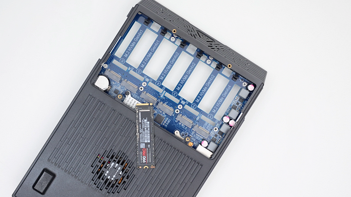 ASUSTOR FS68 系列依舊一支獨秀，12 支 M.2、雙 USB4、雙 10GbE、PCIe Gen4